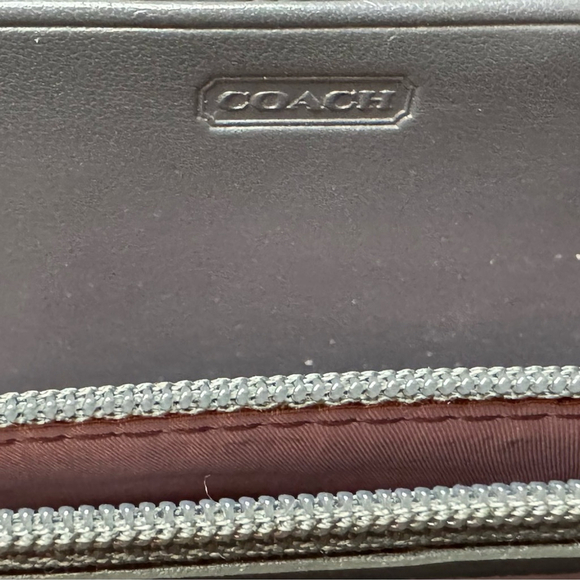 Coach Zip Around Wallet Wristlet. Embossed Glossy Patent green - Picture 5 of 5